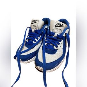 AIR MAX Nike Women’s - US SIZE 6